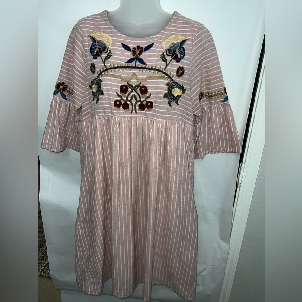 Orange Creek Women Stripe Embroidered Floral MIDI Dress Size Small lite pink